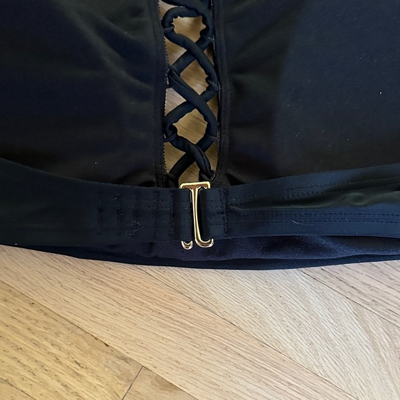 La Vie en Rose - Black Halter Bikini Top with Lace-Up Front - Large - Picture 6 of 8